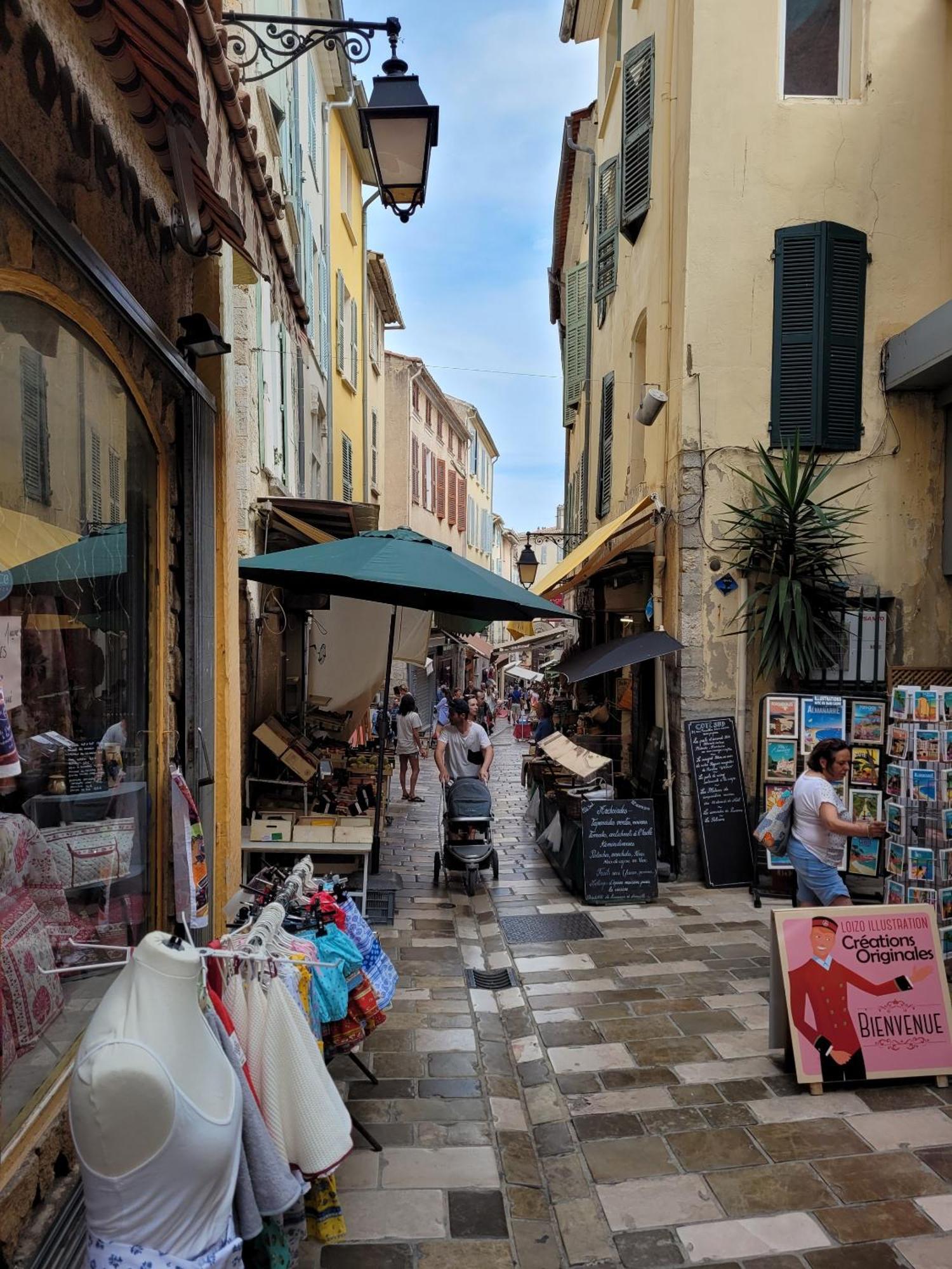 Souvenirs D'hier Apartment Hyères